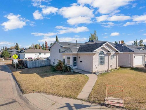 73 Lansbury Close, Lacombe, AB, T4L1P4 | Card Image