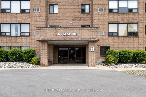 207-220 Duke St, Strathroy, ON, N7G1S3 | Card Image