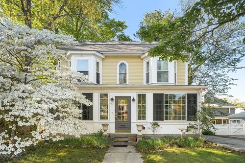 53 Lake St, Winchester, MA, 01890-1837 | Card Image