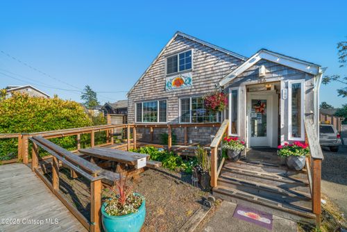 186 Laneda Ave, Manzanita, OR, 97130-9045 | Card Image