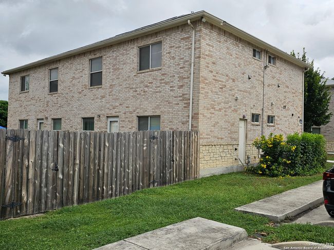 Exterior Rear | Image 5