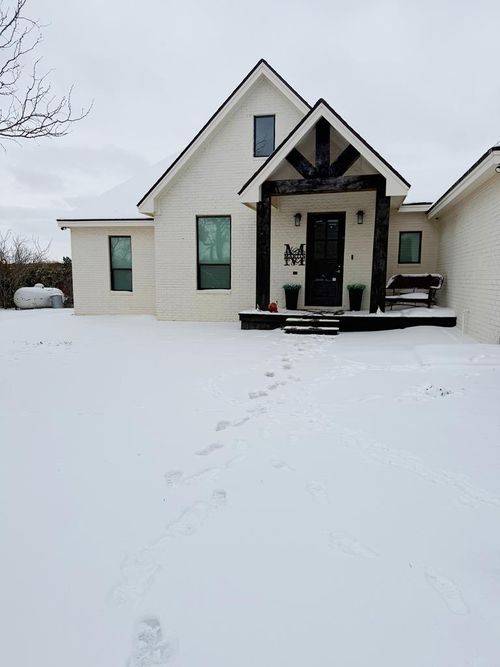 14 Village Rd, Big Spring, TX, 79720-6545 | Card Image