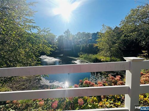 372 Cambridge Dr, Ramsey, NJ, 07446-1233 | Card Image