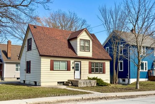 273 College St, Kingston, ON, K7L4M1 | Card Image