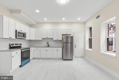 5431 Stewart St, PHILADELPHIA, PA, 19131-3517 | Card Image