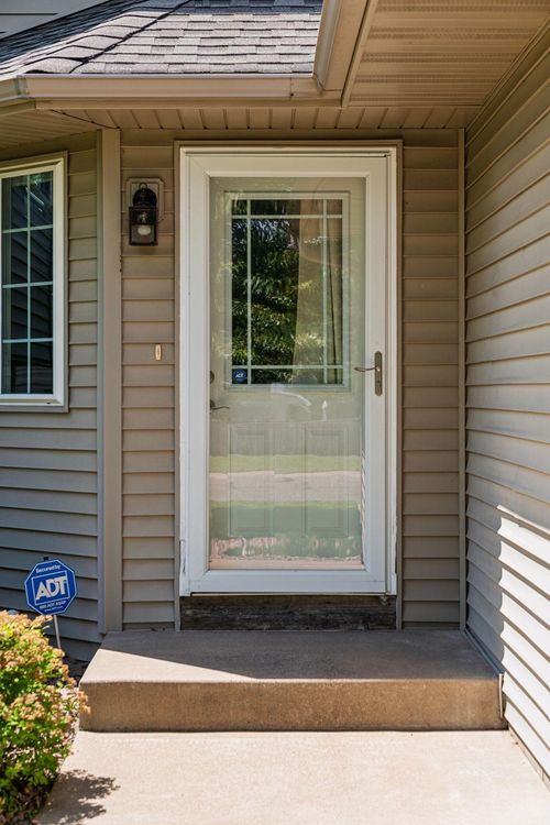 37922 Harvester Ave, North Branch, MN, 55056-6114 | Card Image