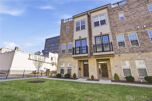 121 Lowe Ln, Dayton, OH, 45402-3013 | Card Image