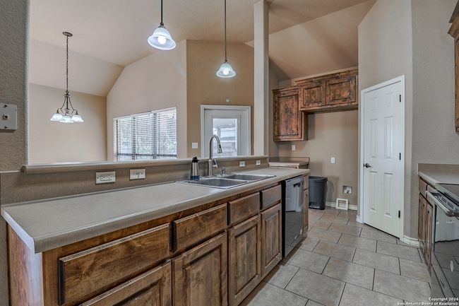 96 Windcrest, House other with 3 bedrooms, 2 bathrooms and null parking in Floresville TX | Image 6