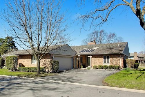 107 Briarwood Ln, Oak Brook, IL, 60523-8708 | Card Image