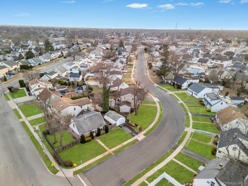 2528 Marshall Ave, North Bellmore, NY, 11710-2719 | Card Image