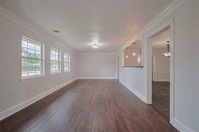 8045 Ridgeview Dr, House other with 3 bedrooms, 2 bathrooms and 1 parking in Houston TX | Image 5
