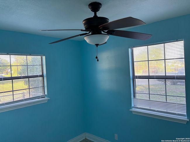 401 W Lindbergh Blvd, House other with 4 bedrooms, 1 bathrooms and null parking in Universal City TX | Image 17