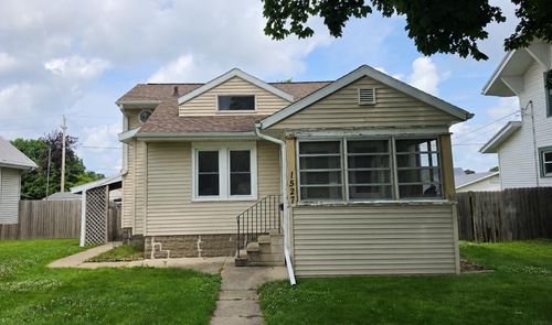1527 Bertch Ave, Waterloo, IA, 50702-1705 | Card Image