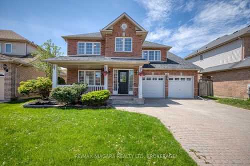 47 Honey Locust Cir, Thorold, ON, L2V5E2 | Card Image