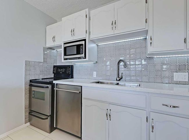 100 - 524 Cedar Crescent Sw, Condo with 2 bedrooms, 1 bathrooms and 1 parking in Calgary AB | Image 25