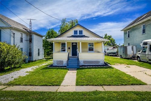 2906 6th Ave, Parkersburg, WV, 26101-5724 | Card Image