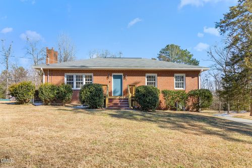 95 Windsor St, Goldston, NC, 27252-8715 | Card Image