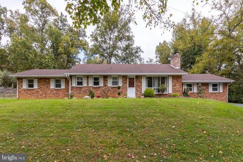 411 Rest Church Rd, WINCHESTER, VA, 22603-4415 | Card Image