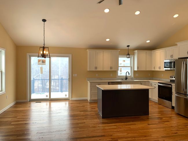 Kitchen/Dining Area | Image 6