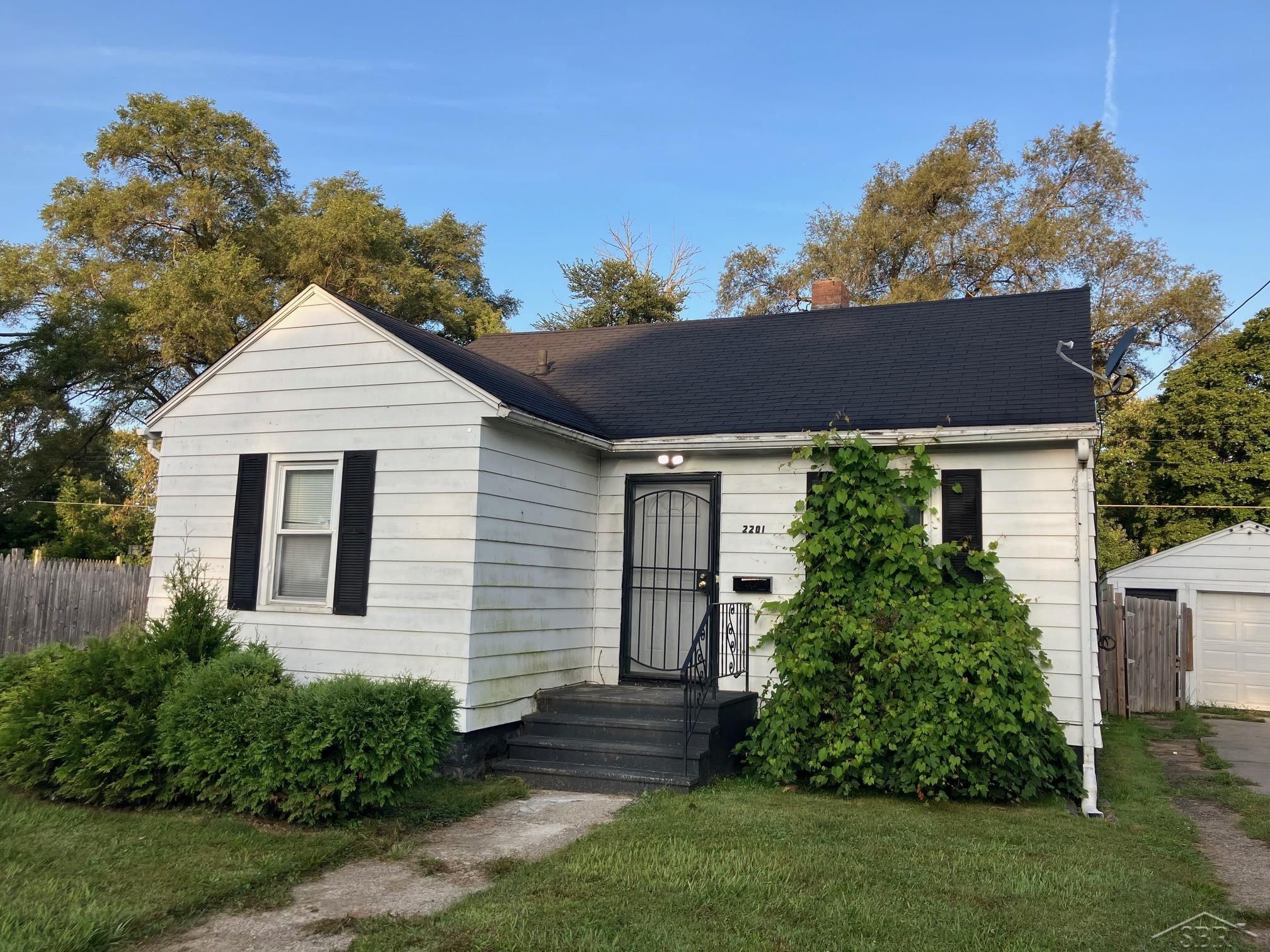 Robinwood Ave, Saginaw, MI 48601
