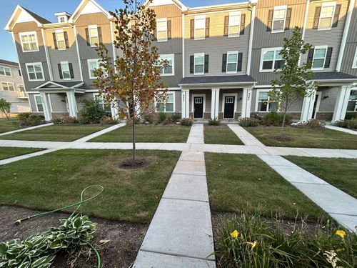 4465 Chelsea Manor Cir, Aurora, IL, 60504-3293 | Card Image