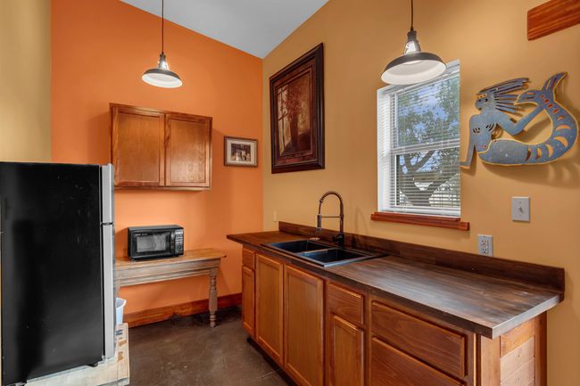 1005 Elm St, House other with 3 bedrooms, 2 bathrooms and null parking in Llano TX | Image 15