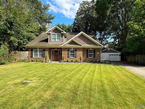 2709 Thornton Cir Sw, Huntsville, AL, 35801-3932 | Card Image