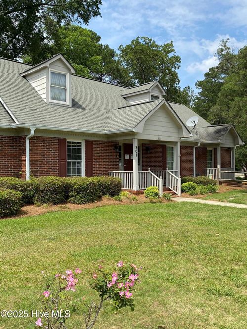201 E Roseboro St, Roseboro, NC, 28382-5591 | Card Image