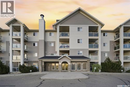 301-303 Lowe Rd, Saskatoon, SK, S7S1P2 | Card Image