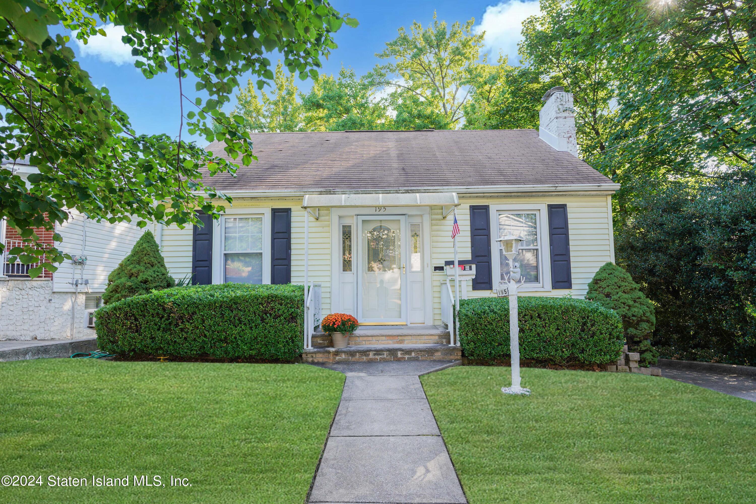 Lindenwood Rd, Staten Island, NY 10308