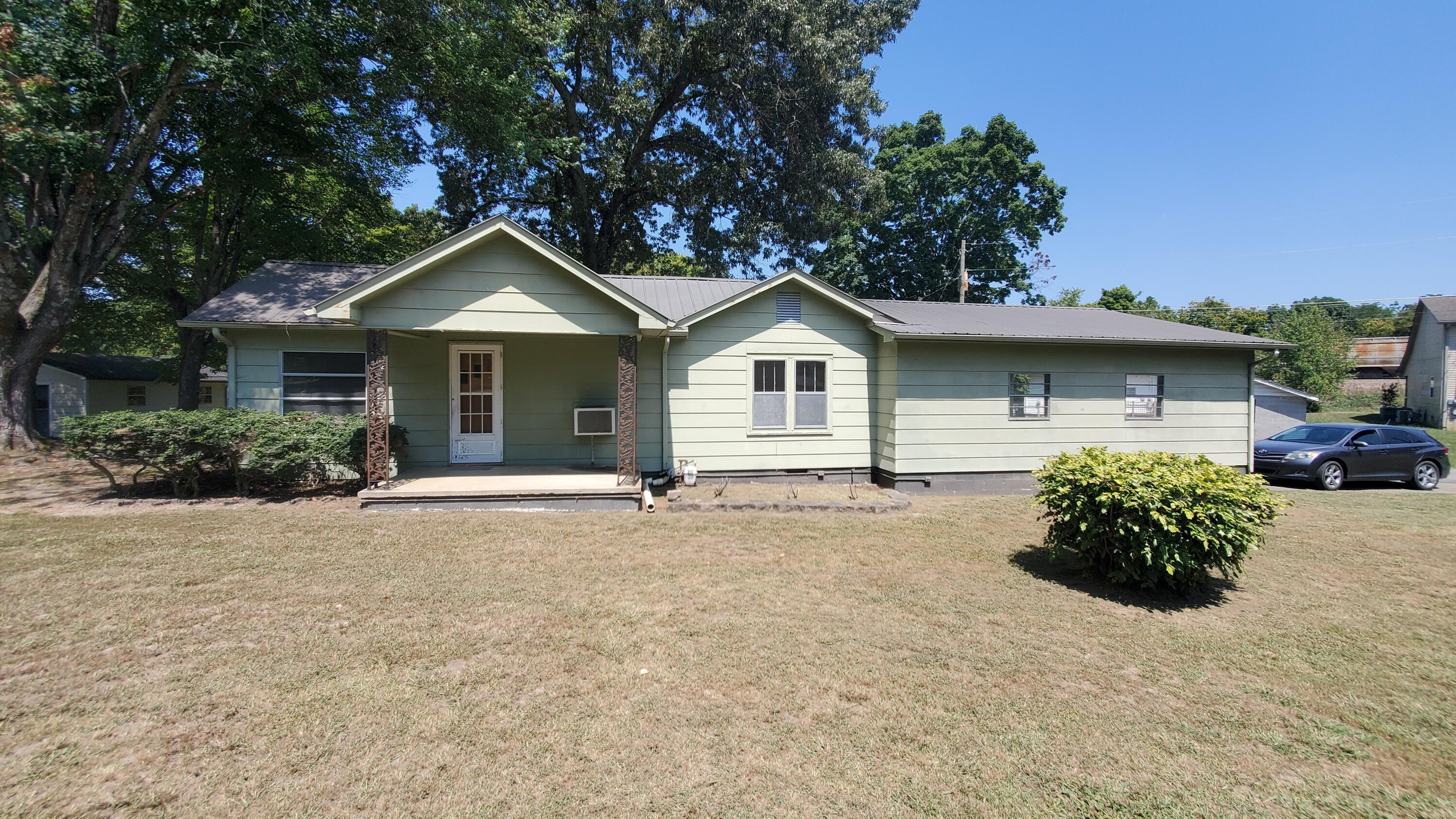 North Ave, Athens, TN 37303