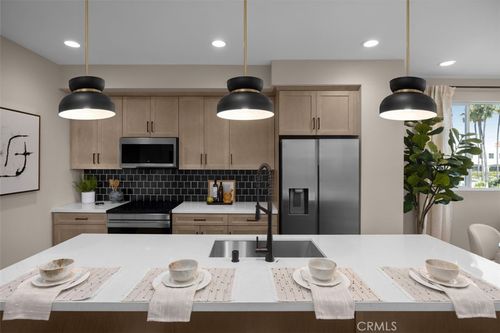 152 Balsawood, Irvine, CA, 92612 | Card Image