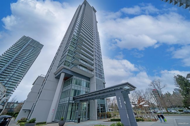 3203 - 4900 Lennox Lane, Condo with 2 bedrooms, 2 bathrooms and 1 parking in Burnaby BC | Image 1