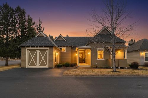 10990 Desert Sky Loop, Redmond, OR, 97756-7098 | Card Image