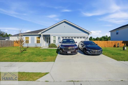 138 Cherokee Oaks Xing, Hinesville, GA, 31313-5797 | Card Image