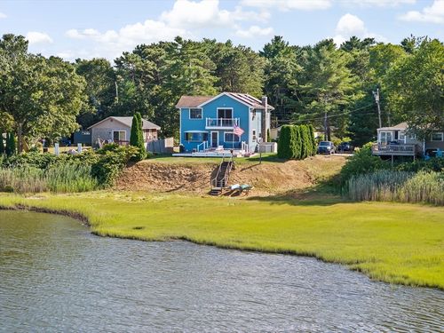 28 Arlington Rd, Wareham, MA, 02571-2404 | Card Image