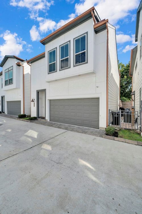 b-9551 Neuens Rd, Houston, TX, 77080-7229 | Card Image