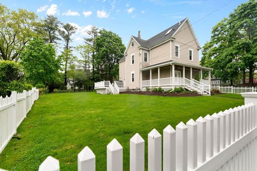 201 Adams St, Dedham, MA, 02026-5017 | Card Image