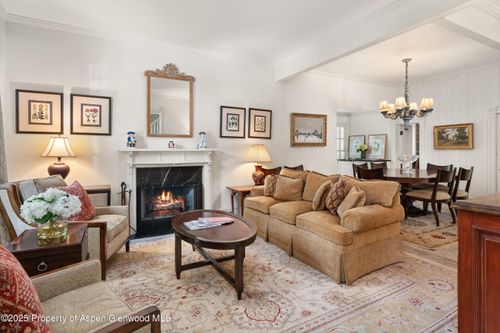 200 W Hopkins Ave, Aspen, CO, 81611-1708 | Card Image