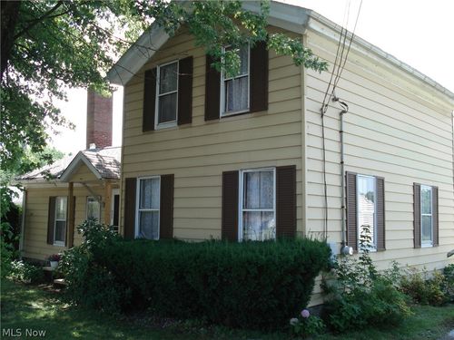 852 S Broadway, Geneva, OH, 44041-9146 | Card Image