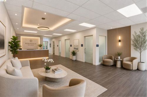 869 Woodside Way, San Mateo, CA, 94401-1611 | Card Image