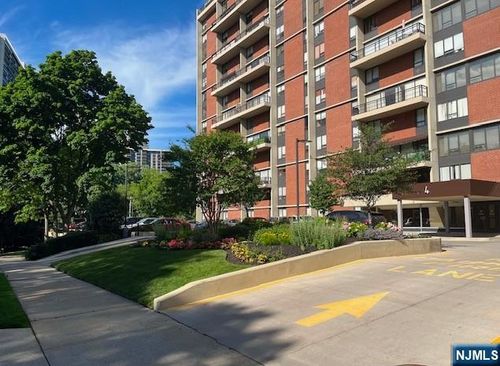 4 Horizon Rd, Fort Lee, NJ, 07024-6743 | Card Image