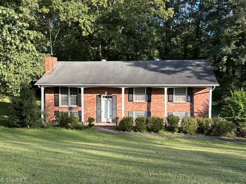 1224 Mountain View Rd, North Wilkesboro, NC, 28659-8027 | Card Image