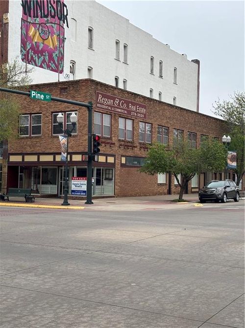 423 N Main St, Garden City, KS, 67846-5429 | Card Image