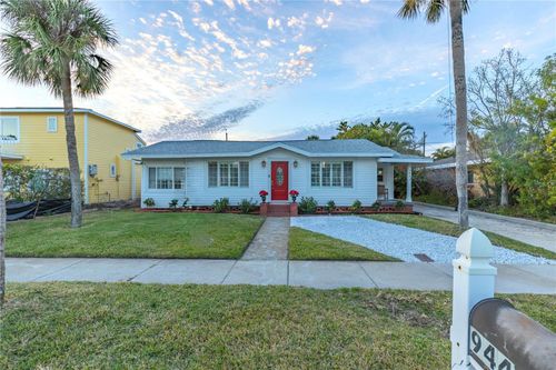944 Bruce Ave, CLEARWATER BEACH, FL, 33767-1010 | Card Image