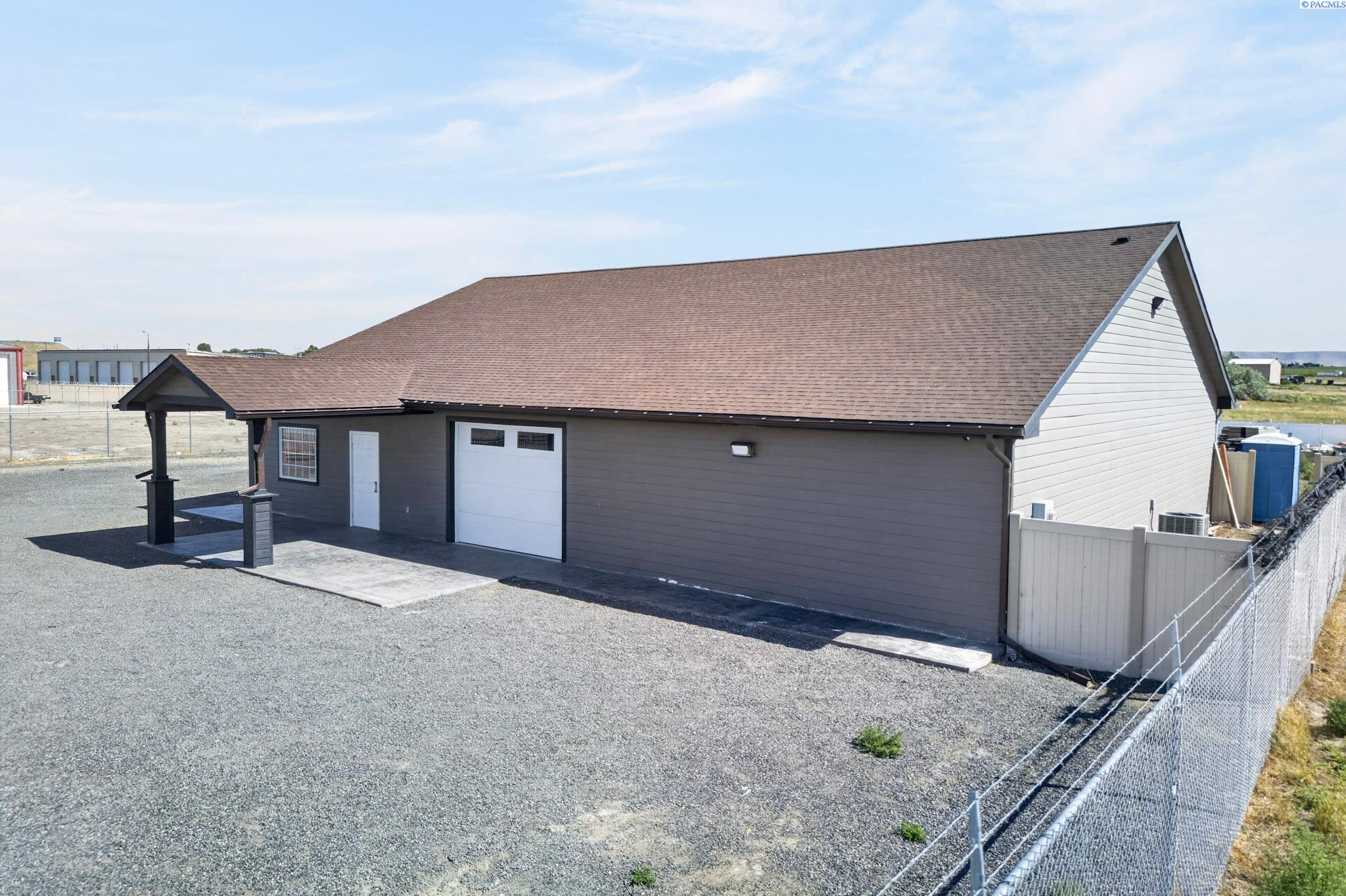 Commercial Sale in Grandview 2
