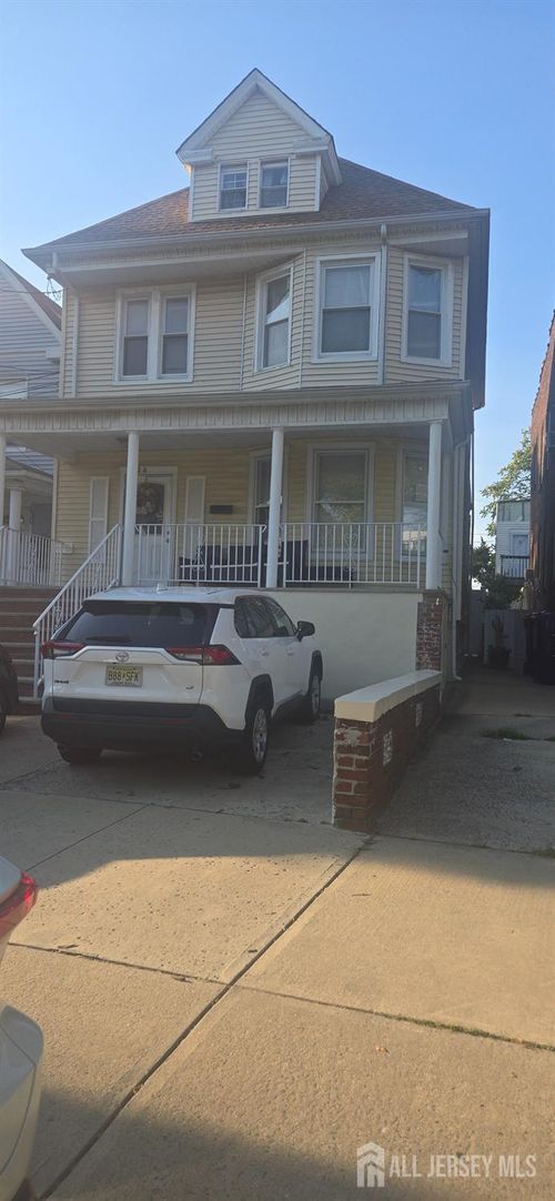 128 Lewis St, Perth Amboy, NJ, 08861-4621 | Card Image