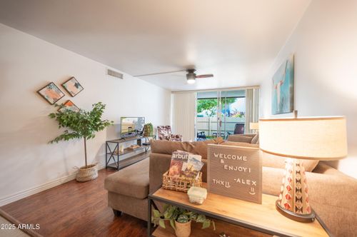b116-7625 E Camelback Rd, Scottsdale, AZ, 85251-2105 | Card Image
