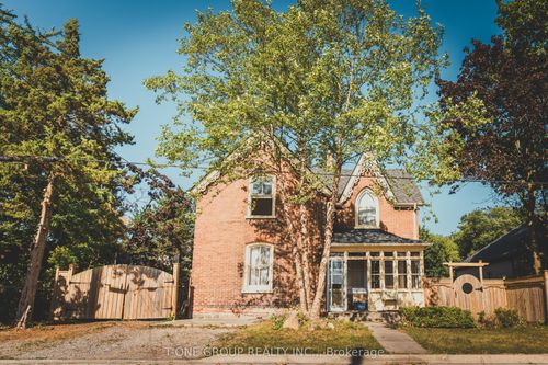 681 Pleasant St, Pickering, ON, L1W1P8 | Card Image