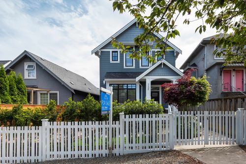 730 E 11th Avenue, Vancouver, BC, V5T2E5 | Card Image